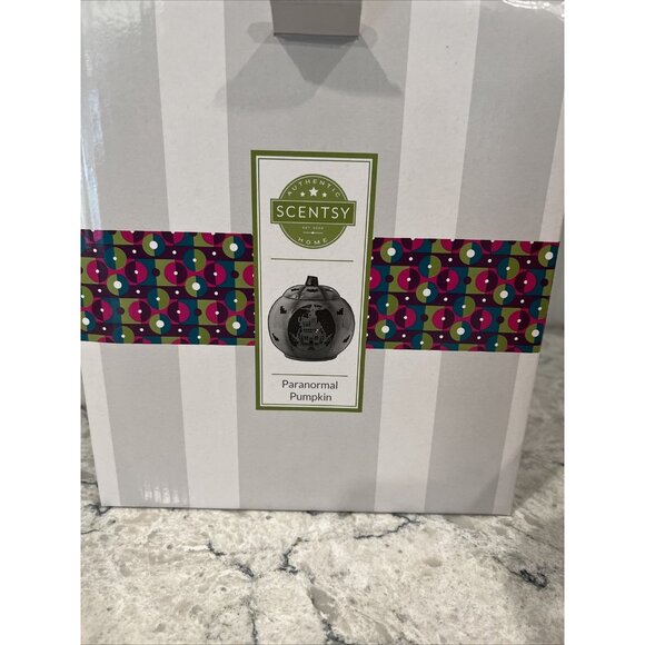 Scentsy Paranormal Pumpkin Full Size Warmer Sold Out Harvest Collection 2021 New - Picture 6 of 6